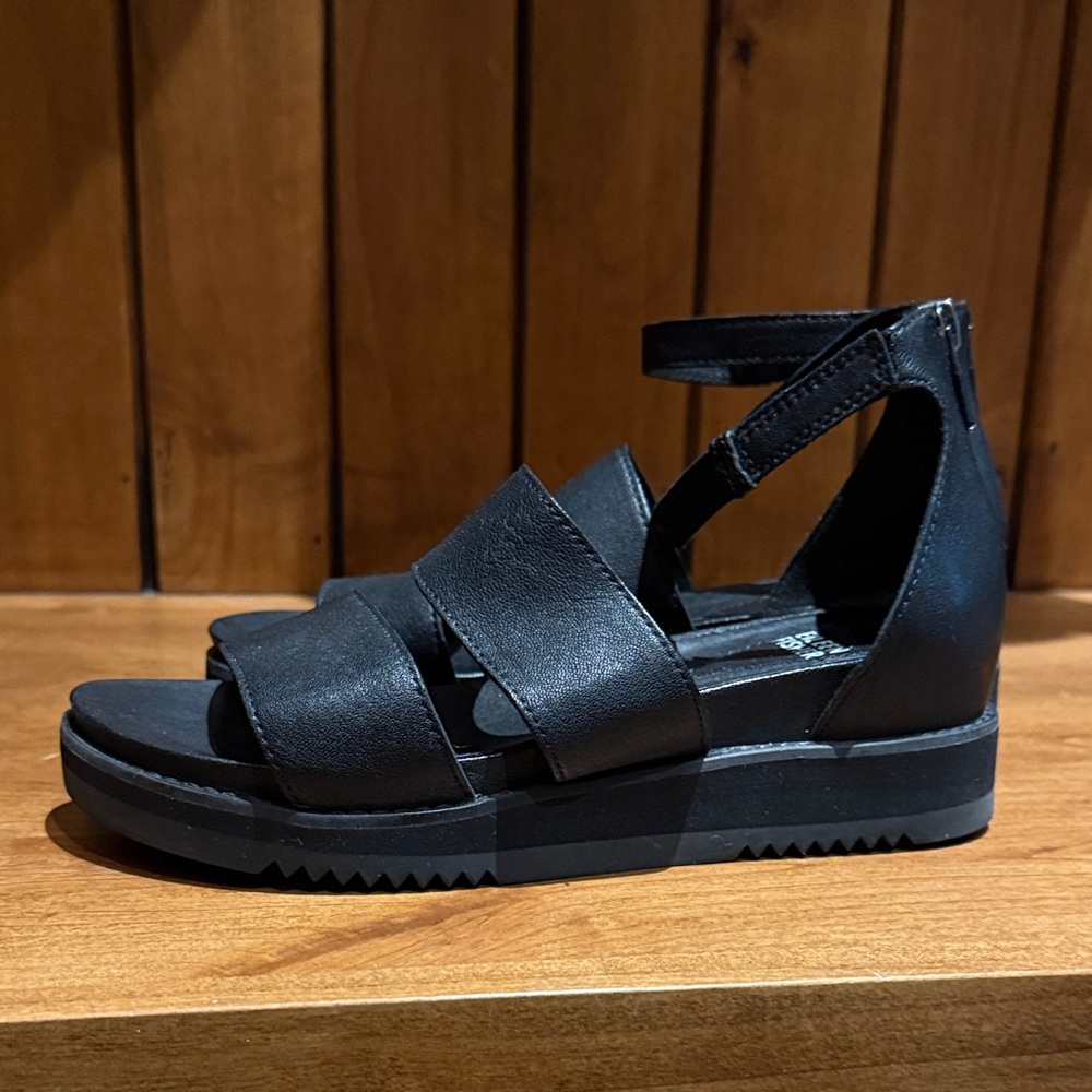 Eileen Fisher Black Leather Size 6 Strappy Sandals - Picture 5 of 10